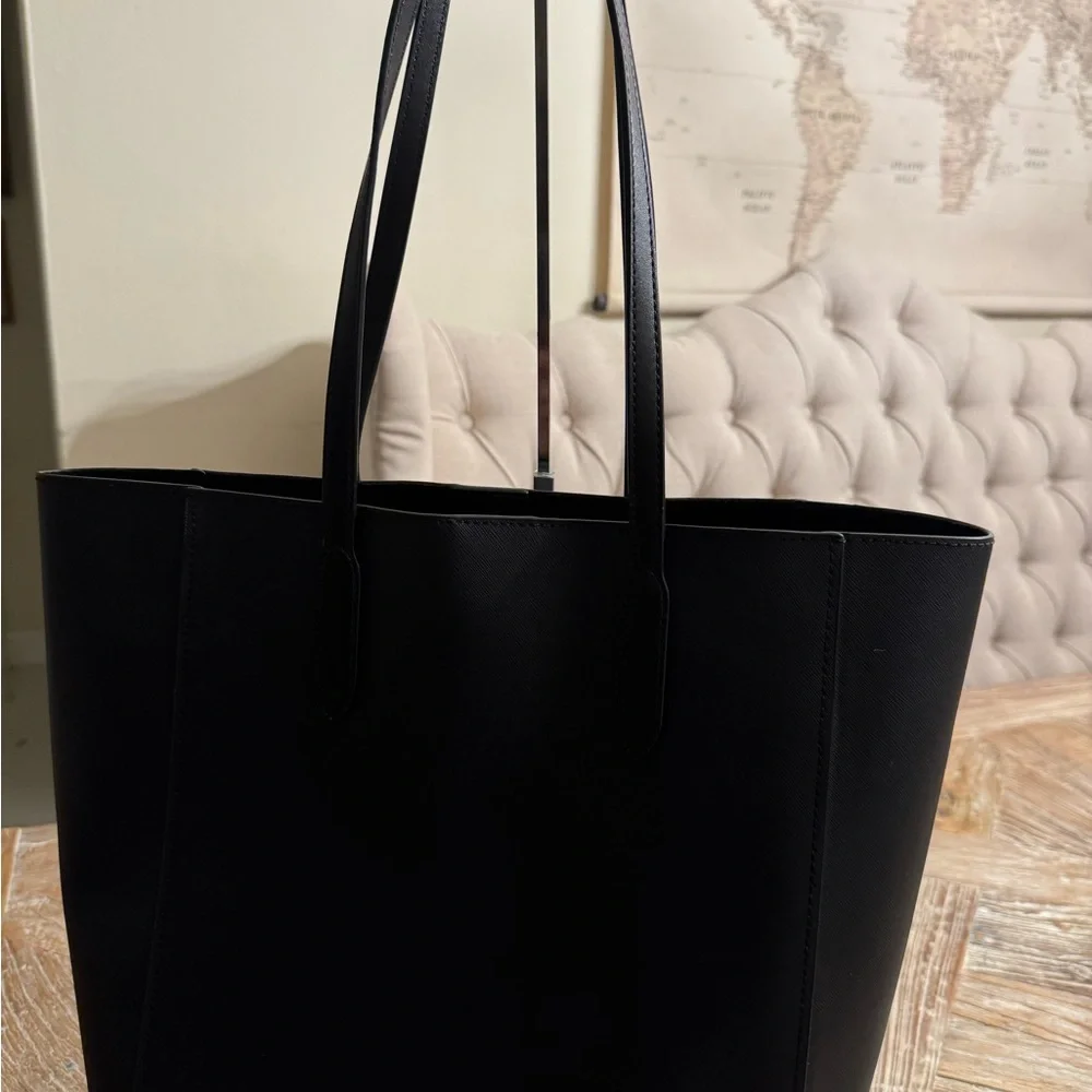 Michael Kors Black Tote Bag - Picture 4 of 9